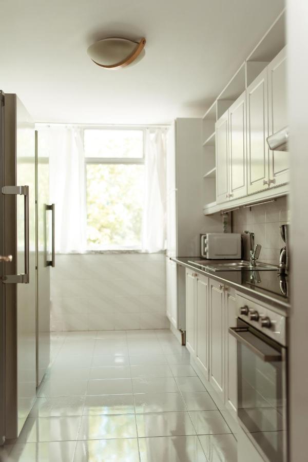 Apartment In Lisbon With 3 Bedroom Cozy Experience โลวเรส ภายนอก รูปภาพ