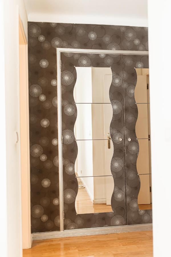 Apartment In Lisbon With 3 Bedroom Cozy Experience โลวเรส ภายนอก รูปภาพ