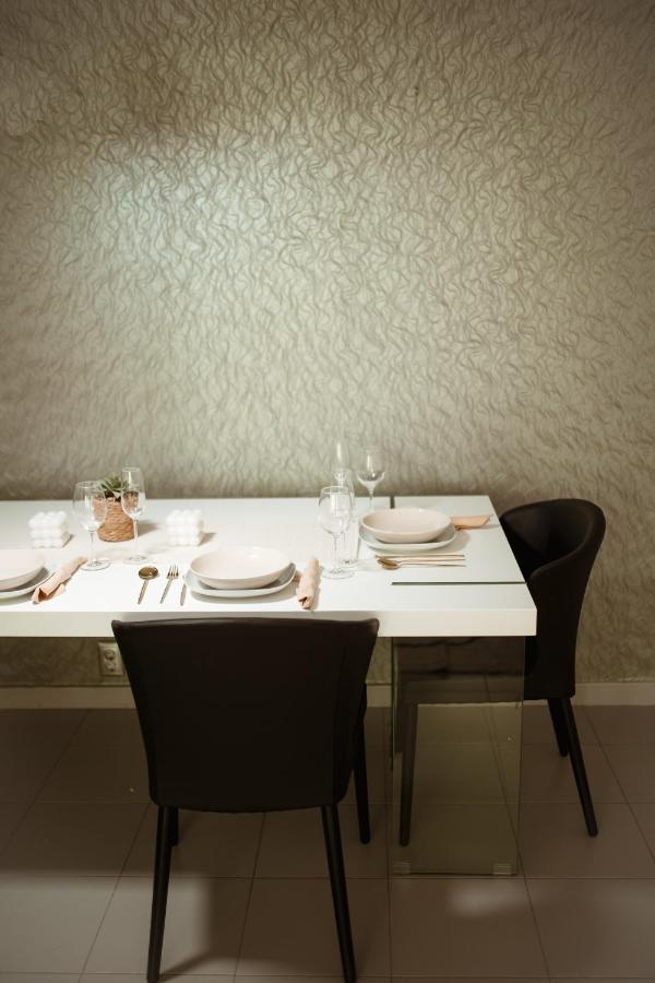 Apartment In Lisbon With 3 Bedroom Cozy Experience โลวเรส ภายนอก รูปภาพ
