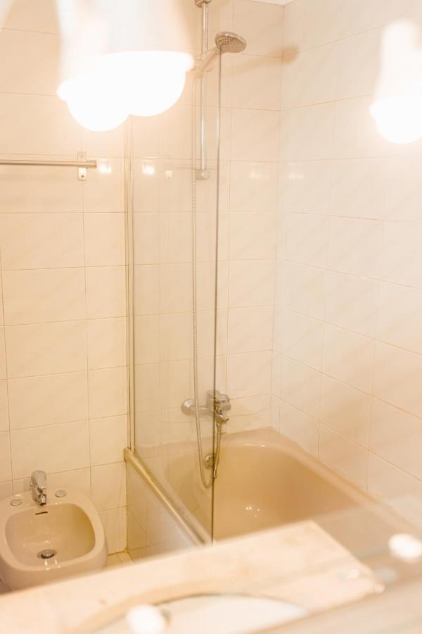 Apartment In Lisbon With 3 Bedroom Cozy Experience โลวเรส ภายนอก รูปภาพ